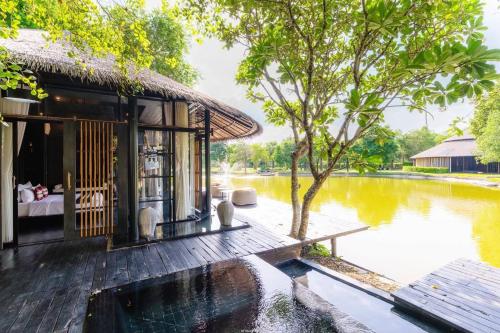 Vedere exterior, Sanctuary Kanchanaburi in Sai Yok