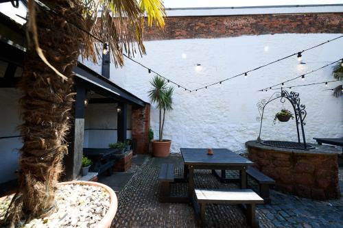White Hart, Exeter by Marston's Inns - Tap to explore photos
