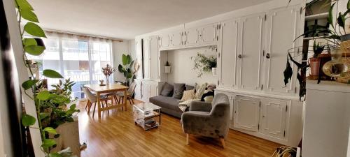 2-room apartment with balcony Montparnasse