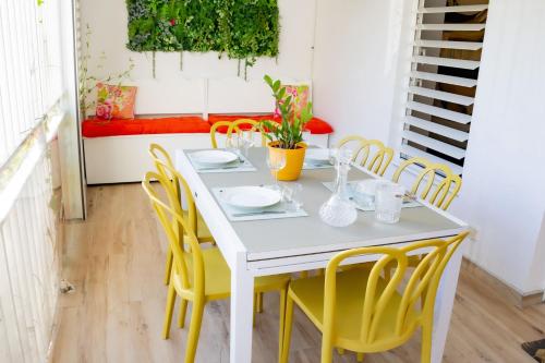 Balcony/terrace, Aimeelie Appartement in Lamentin