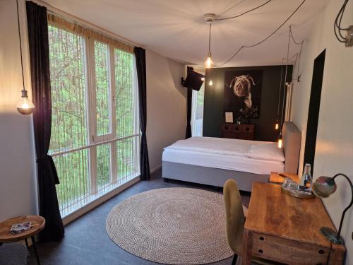 Hotel & Bistro Pêle-Mêle 3