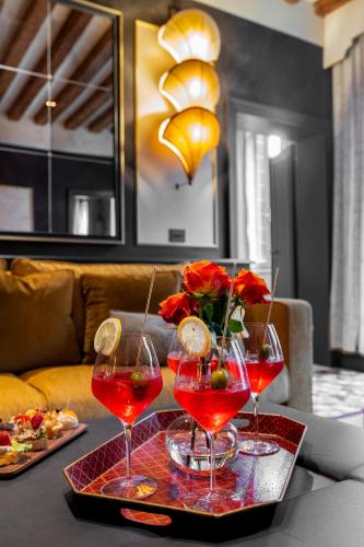 La Dimora di Lady J Amazing Brandnew property with 6 luxury bedrooms! - image 4