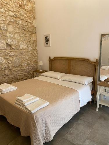 Double Room image 10