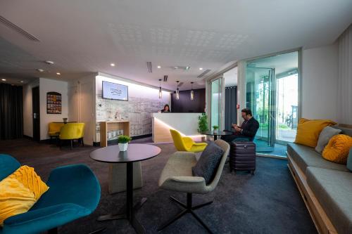 Lobby, Nemea Appart Hotel Paris Levallois near Sole Mio
