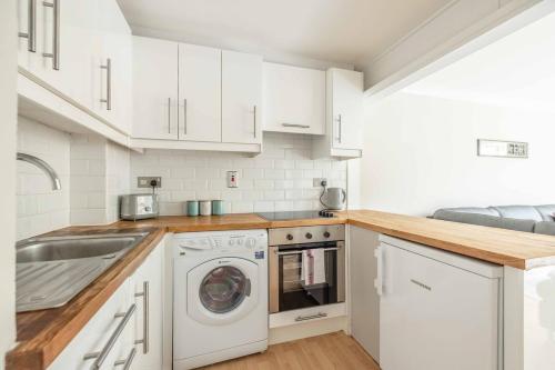 2 Bed Apartment, Close to Windsor, Free Parking, Windsor (Foto 7)