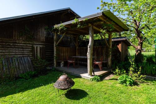 House, Garden and a Green Cat, Bled (foto 10)
