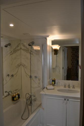 Hotel Le Saint Paul - image 11