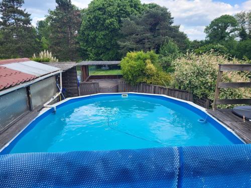 Piscina, Gîte de l'Eure (Gite de l'Eure) in Val-de-Reuil