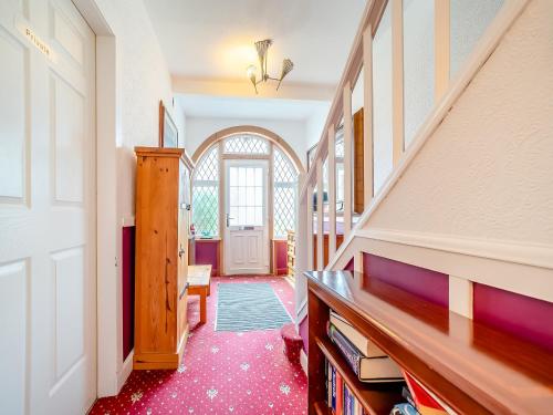 A szálláshely kívülről, Charles House in Largs városközpont