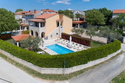 Viesnīcas āriene, Villa Ladonja with Private Pool and Sauna in Marasi