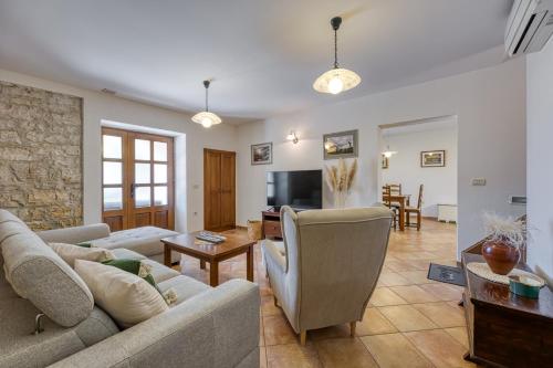 Villa Ladonja with Private Pool and Sauna - image 5