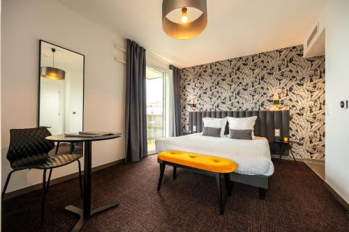 Nemea Appart Hotel Europe Velizy Villacoublay - Hôtel - Vélizy-Villacoublay