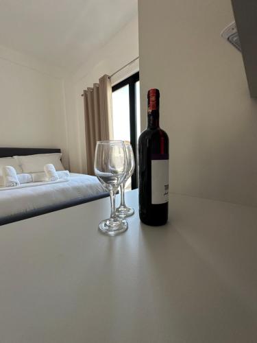 Triple Room with Balcony image 10