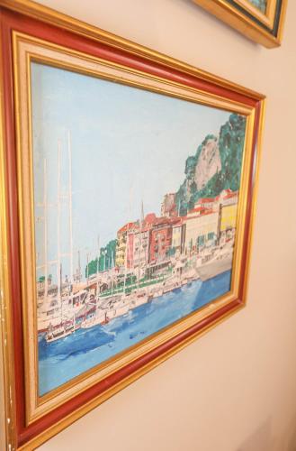 Fabulous Green 2-room apartment in the center of Grasse in 그라스 시티 센터