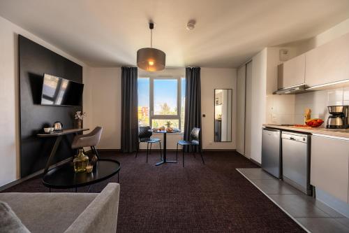 Néméa Appart'Hôtel Vélizy Europe - image 12