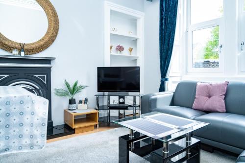 3BR Home Next to Stadium Near Airport Sleeps 7, Edynburg (zdjęcie 2)