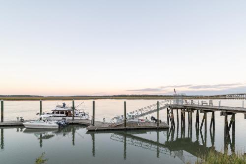 Beaufort's Blue Heron Hideaway on Battery Creek in Port Royal
