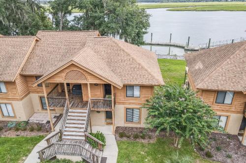 Beaufort's Blue Heron Hideaway on Battery Creek in Port Royal