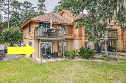 Beaufort's Blue Heron Hideaway on Battery Creek in Port Royal