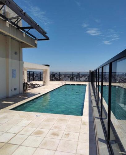 Apart Premiun con vista al rio y piscina