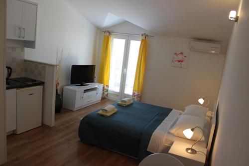 Apartments Mateljak - image 12