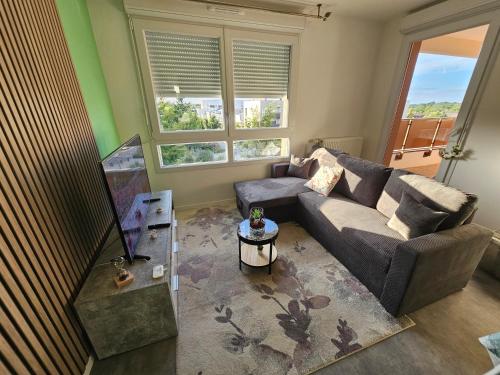 Facilities, grand appartement 2 pieces en residence in Boisemont