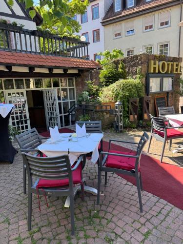 餐廳, Hotel Restaurant Altes Badhaus in 埃伯巴赫