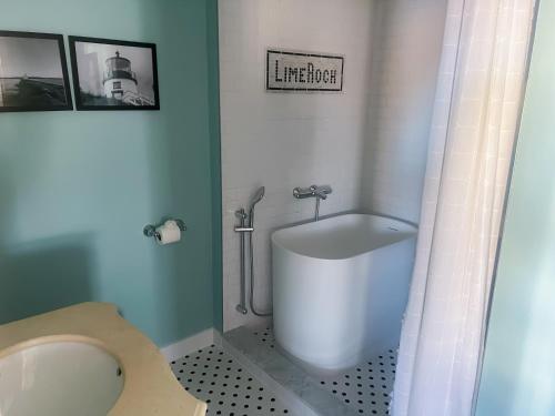 LimeRock Inn - image 3