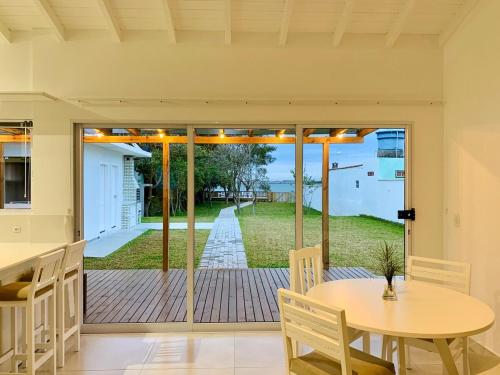 Casa de frente para lagoa com vista deslumbrante e ambiente tranquilo in มากัลเยส