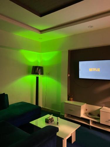 F-10 Luxury Apartment 1bed - image 3