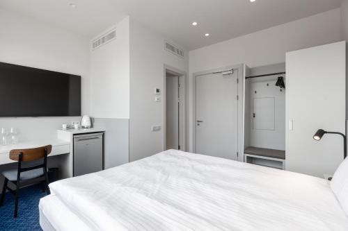 Double Room image 5