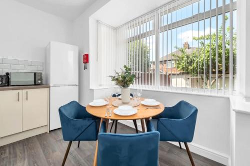 NEW Stanley House - Stunning 2 Bedroom House in Hartshill