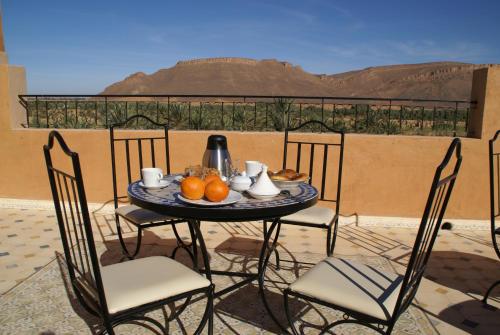 Balcony/terrace, Riad Les Jardins de Tafraoute in Ouzina