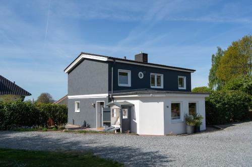 Holiday Home image 4