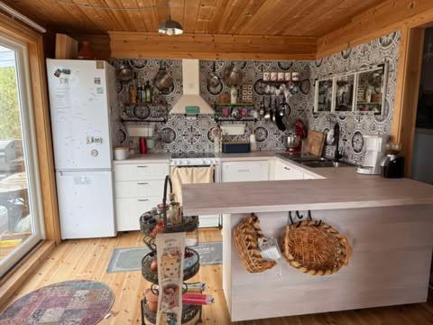 Seaside Cabin with panoramic view in Rubbestadneset