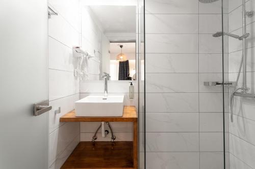 Captain's Seafront Apartments Room Type - Studio with Sea View