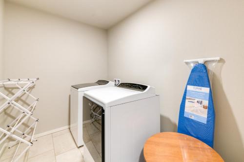 11 Mi to Fort Collins: Wellington Retreat w/ Patio in Wellington (CO)