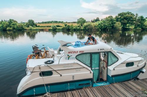Bateau sans permis 2 cabines 6 couchages