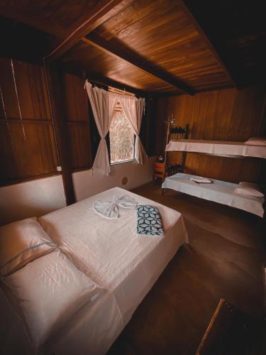 1 double bed, 1 bunk bed