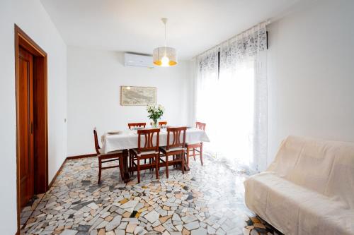 Liviana Apartment Venice- Spacious,Free Parking,Easy Access to Venice, Venice