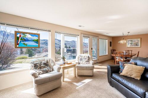 Condo in Chelan - Mountain Views, Chelan