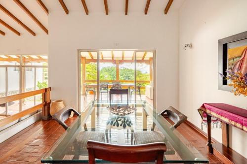 Casa en Cerritos con Piscina y 4 habitaciones in Cerritos