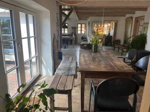 The Fishermen's House - charming and close to beach in Vanga