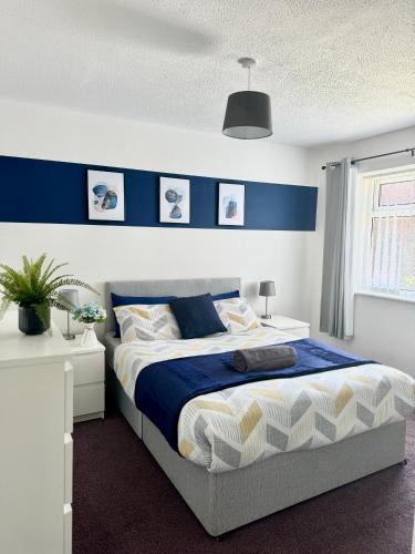 Stunning Open Plan 3 Bed House - Driveway & Garden