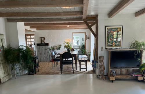 The Fishermen's House - charming and close to beach in Vanga