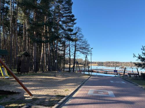 Dom nad jeziorem sauna balia z jacuzzi