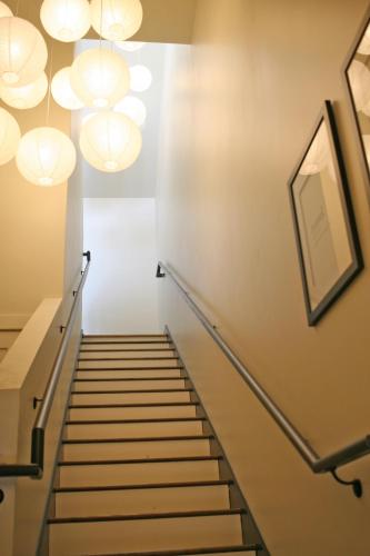 Designer Penthouse with Rooftop Deck Near Downtown and Lookout Mtn in Chattanooga, USA