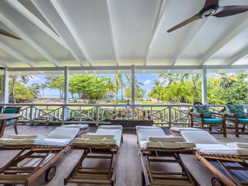 Shoys Beach House - 5 bedroom villa on the Beach! in 肖伊斯