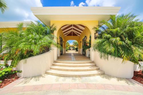 Shoys Beach House - 5 bedroom villa on the Beach! in 肖伊斯