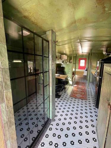 Midnight Train to Marfa 1948 Caboose in Форт Девіс